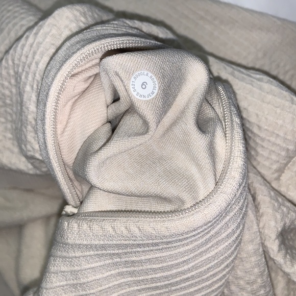 Lululemon Athletica Engineered Warmth Half-Zip - Picture 7 of 9